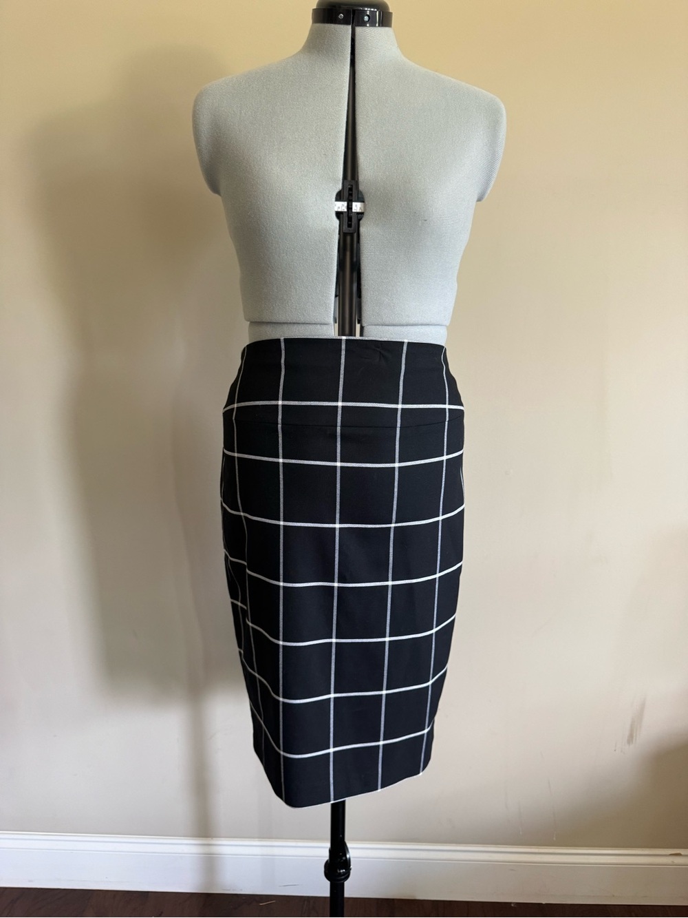 Black Windowpane Pencil Skirt - Classic Workwear, size 8